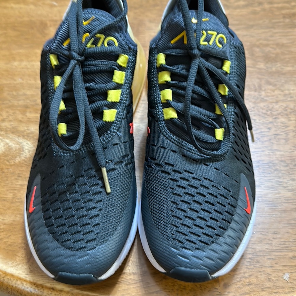 Nike AirMax 270 Sz 8